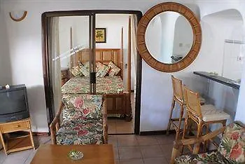 Edens Resort Port Glaud